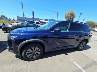2023 Nissan Pathfinder SV