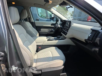 2023 Nissan Pathfinder SV - miniatura 8