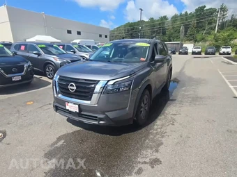 2023 Nissan Pathfinder SV