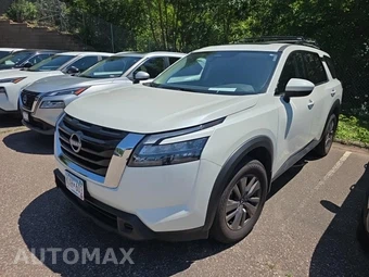 2023 Nissan Pathfinder SV