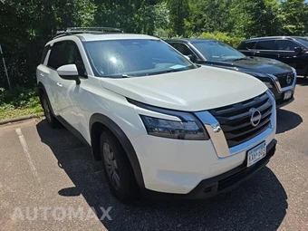 2023 Nissan Pathfinder SV – miniatura 3