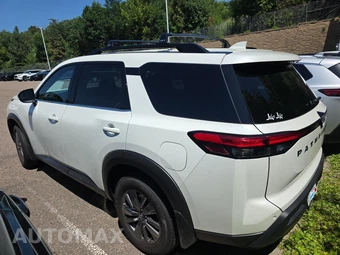 2023 Nissan Pathfinder SV – miniatura 8
