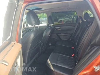 2023 Nissan Rogue Platinum - miniatura 13