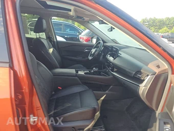 2023 Nissan Rogue Platinum - miniatura 8