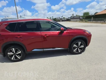 2023 Nissan Rogue Platinum - miniatura 5