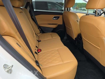 2023 Nissan Rogue Platinum – miniatura 16