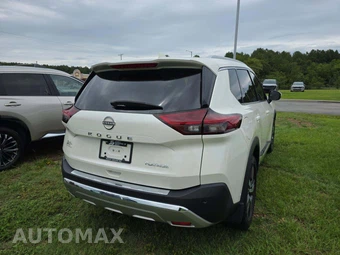 2023 Nissan Rogue Platinum – miniatura 3