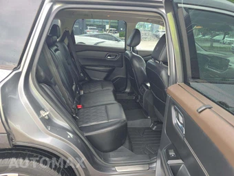 2023 Nissan Rogue Platinum - miniatura 13