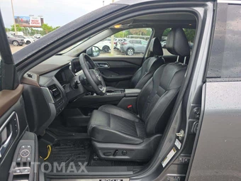 2023 Nissan Rogue Platinum - miniatura 3