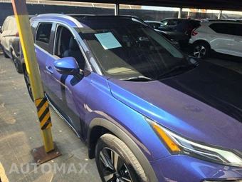 2023 Nissan Rogue Platinum - miniatura 4