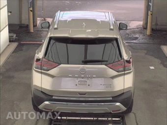 2023 Nissan Rogue Platinum - miniatura 5