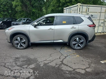 2023 Nissan Rogue Platinum - miniatura 8