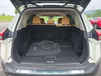 2023 Nissan Rogue Platinum – miniatura 11
