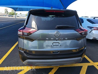 2023 Nissan Rogue S – miniatura 5