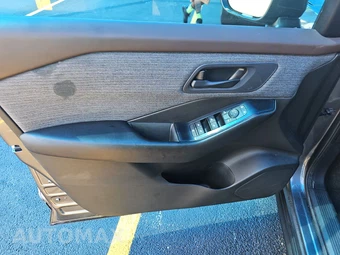 2023 Nissan Rogue S – miniatura 9