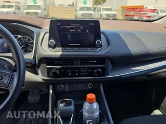 2023 Nissan Rogue S – miniatura 10