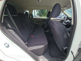 2023 Nissan Rogue S – miniatura 13
