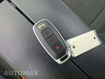 2023 Nissan Rogue S – miniatura 5