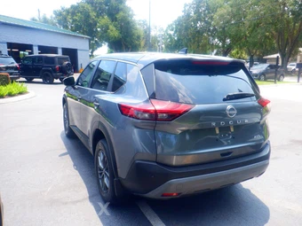 2023 Nissan Rogue S – miniatura 11