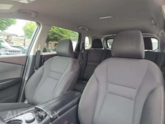 2023 Nissan Rogue S – miniatura 11