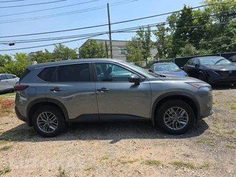 2023 Nissan Rogue S - miniatura 4