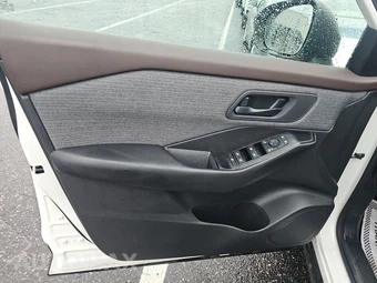 2023 Nissan Rogue S – miniatura 9