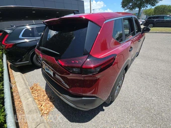 2023 Nissan Rogue S – miniatura 3