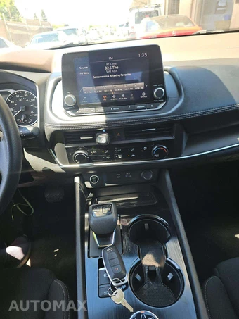2023 Nissan Rogue S – miniatura 7