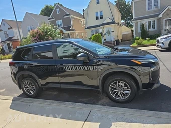 2023 Nissan Rogue S - miniatura 4