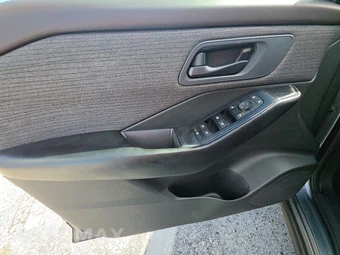 2023 Nissan Rogue S – miniatura 9