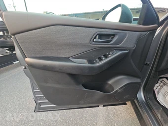 2023 Nissan Rogue S – miniatura 9