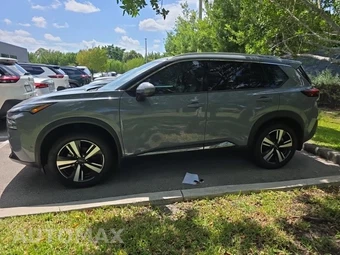 2023 Nissan Rogue SL – miniatura 8