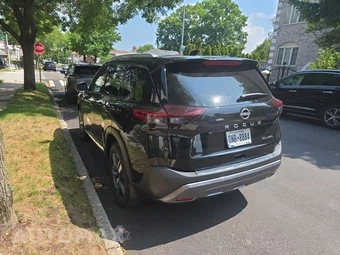 2023 Nissan Rogue SL - miniatura 8
