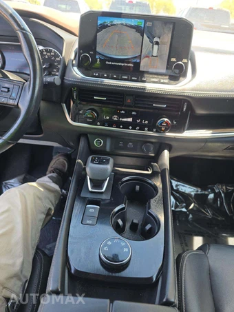 2023 Nissan Rogue SL – miniatura 7