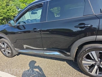 2023 Nissan Rogue SL – miniatura 8