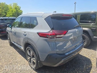 2023 Nissan Rogue SL - miniatura 6