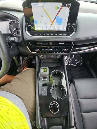 2023 Nissan Rogue SL – miniatura 7