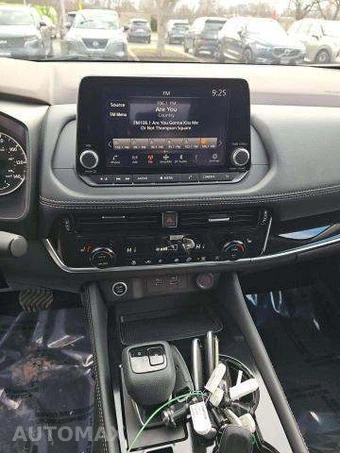 2023 Nissan Rogue SL – miniatura 10