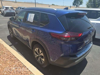 2023 Nissan Rogue SV – miniatura 2