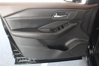 2023 Nissan Rogue SV - miniatura 29