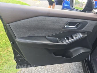 2023 Nissan Rogue SV – miniatura 9