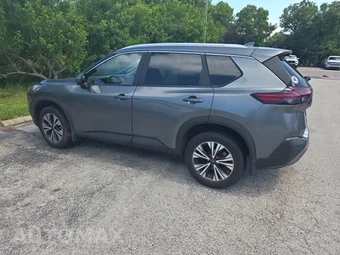 2023 Nissan Rogue SV - miniatura 8