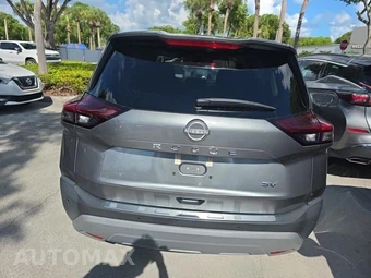 2023 Nissan Rogue SV - miniatura 6