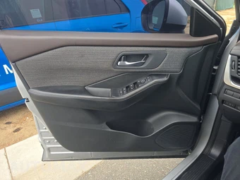 2023 Nissan Rogue SV – miniatura 9