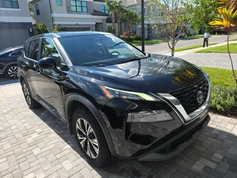 2023 Nissan Rogue SV - miniatura 3