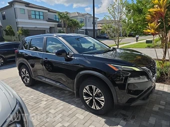 2023 Nissan Rogue SV - miniatura 4