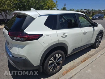 2023 Nissan Rogue SV – miniatura 4