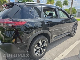 2023 Nissan Rogue SV - miniatura 4