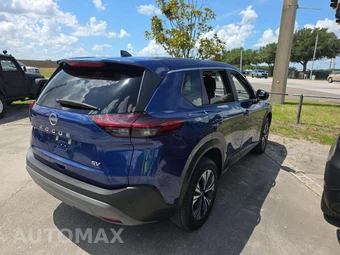 2023 Nissan Rogue SV – miniatura 3