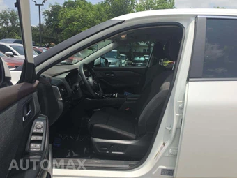 2023 Nissan Rogue SV - miniatura 3